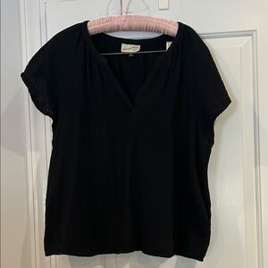 Universal Thread Black Gauze Women's Blouse